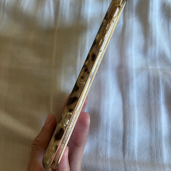 Velvet Caviar Blonde Tort iPhone SE Case - Picture 4 of 9